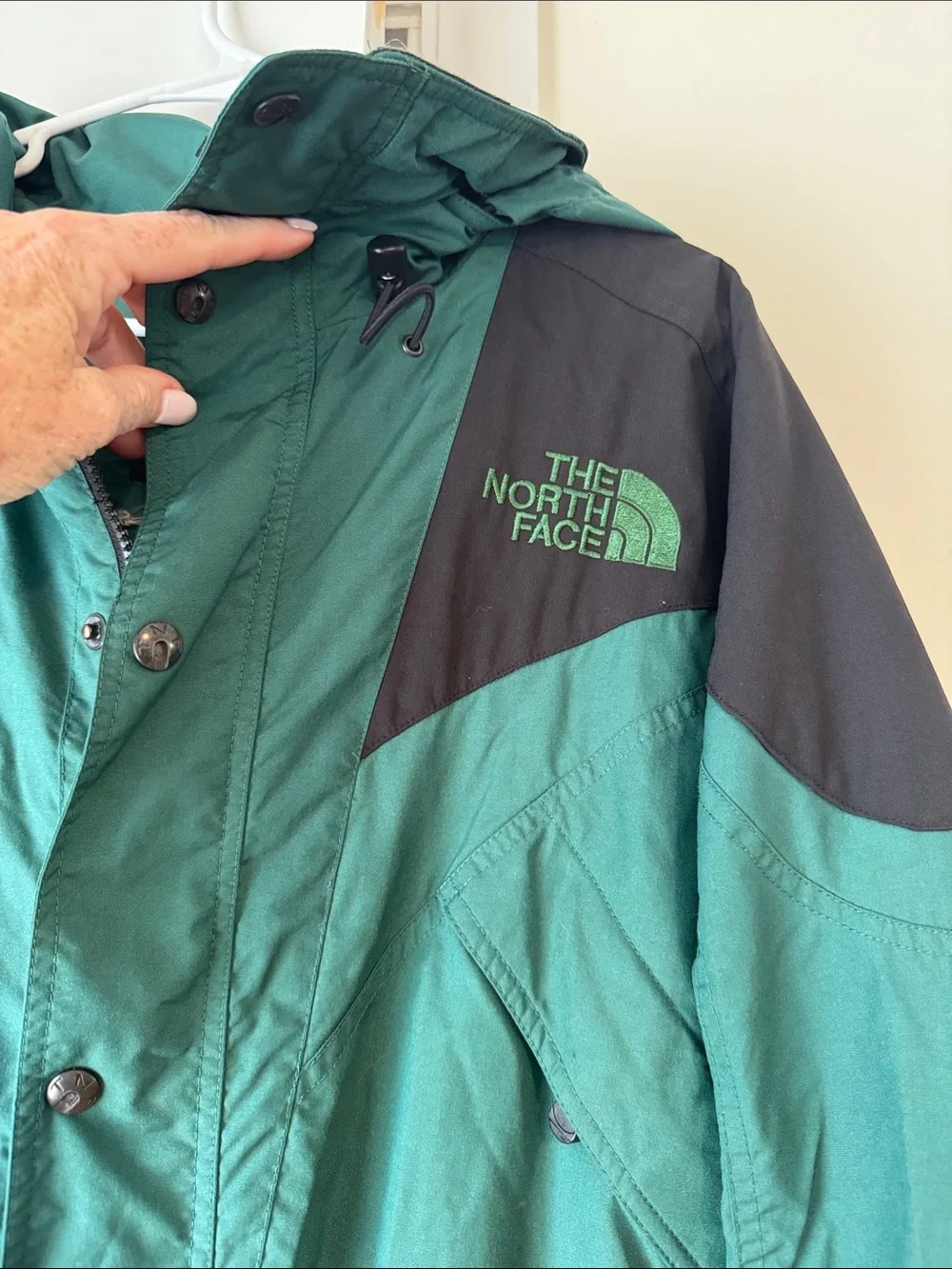Vintage 90s The North Face Green Black Colorblock Hooded Ski Snow Jacket Large